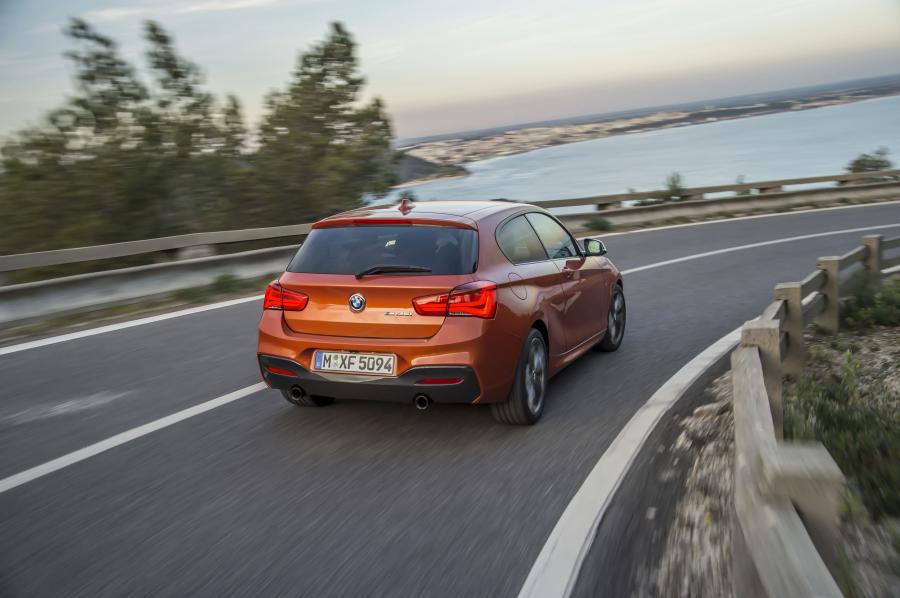  BMW M135i 3-Door 2015 года  (фото 22 из 35)